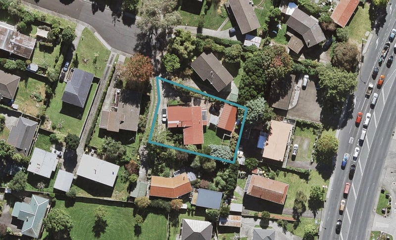 33 Preston Avenue, Henderson, Auckland - Carousel 1