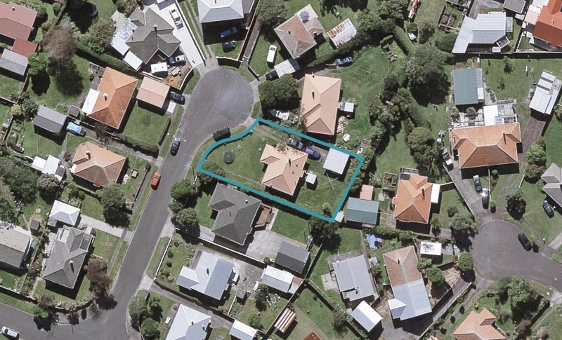 8 Hawkins Street, Vogeltown, New Plymouth - Carousel 1