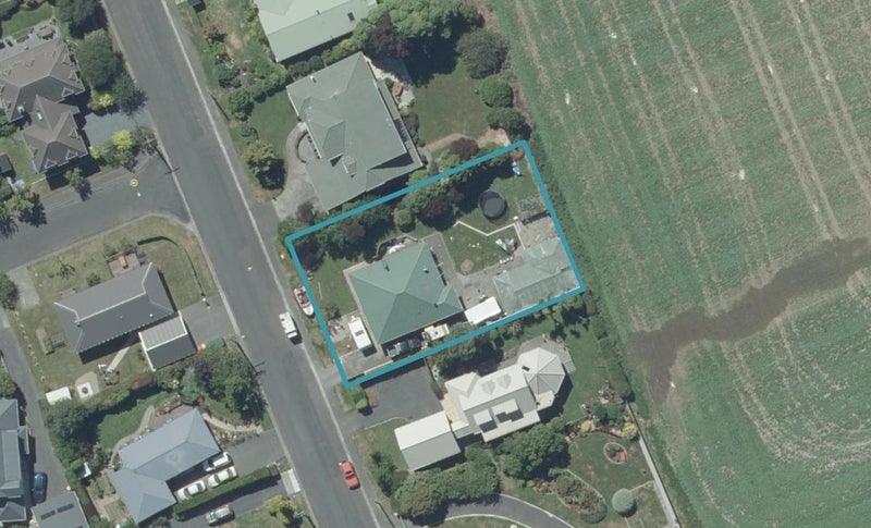 6 Elizabeth Avenue, East Taieri, Mosgiel - Carousel 1