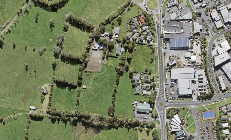 21 Oranga Drive, Westgate, Auckland - Carousel 1