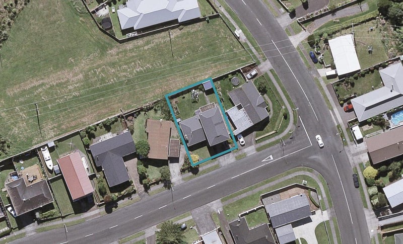 23 Puketotara Street, Highlands Park, New Plymouth - Carousel 1