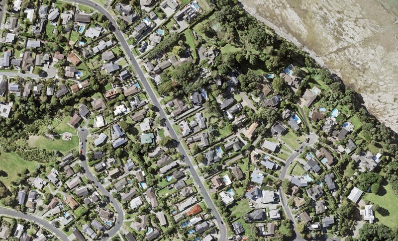 2/207 Bleakhouse Road, Mellons Bay, Auckland - Carousel 1