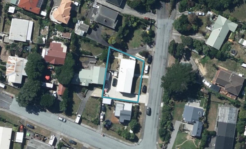 15 Whanake Street, Titahi Bay, Porirua - Carousel 1