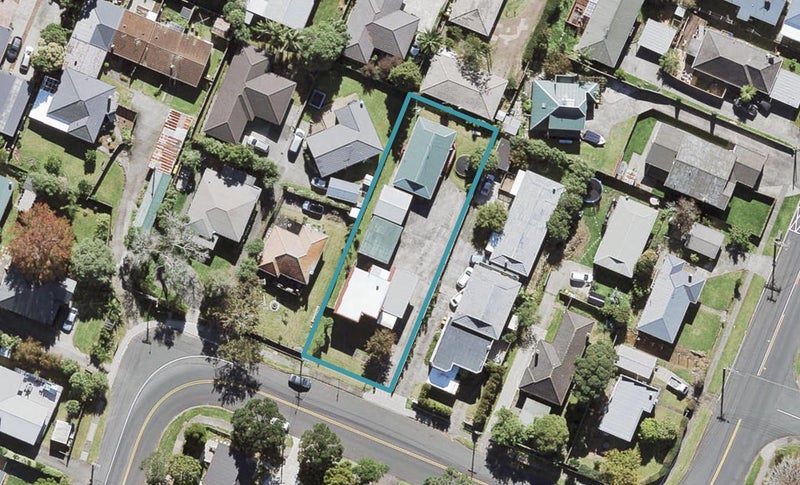 1/52 Lynwood Road, New Lynn, Auckland - Carousel 1
