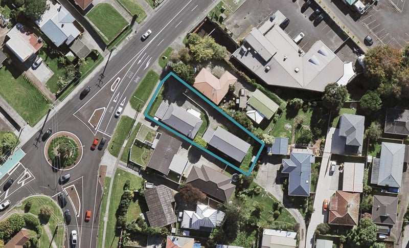 1/243 Lake Road, Northcote, Auckland - Carousel 1