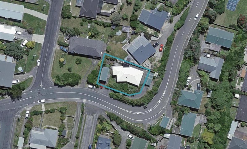 5 Salford Street, Newlands, Wellington - Carousel 1