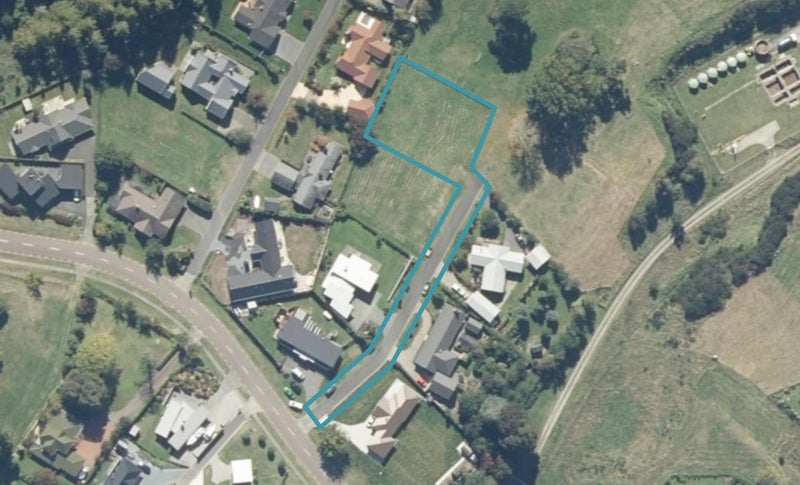 8 Cabbage Tree Grove, Kinloch, Taupō - Carousel 1
