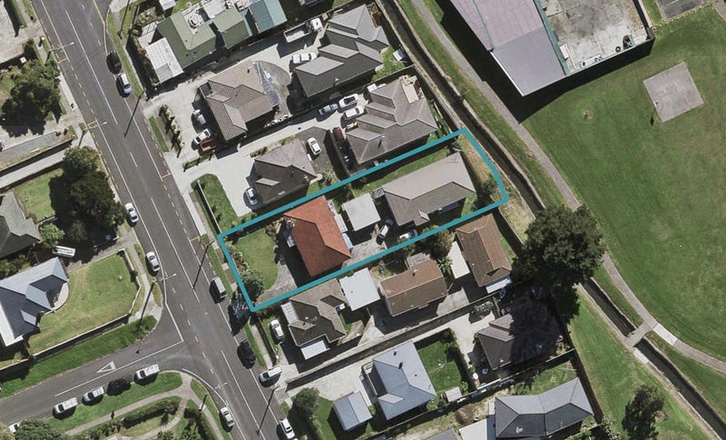 1/32 Plunket Avenue, Manukau Central, Auckland - Carousel 1