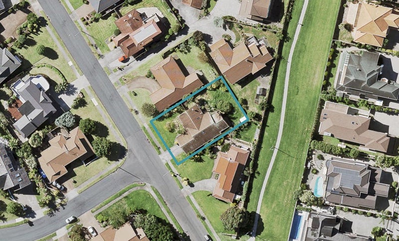 31 Oliver Road, Eastern Beach, Auckland - Carousel 1