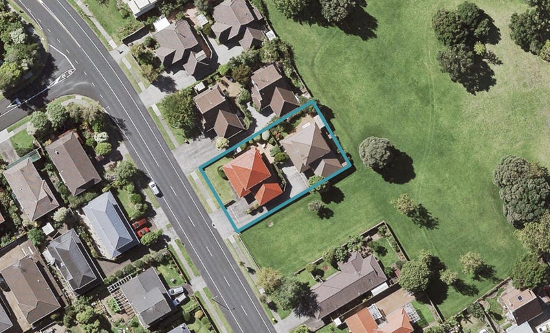 1/38 Sunderlands Road, Half Moon Bay, Auckland - Carousel 1