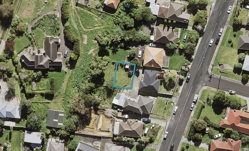 13A Oakdale Road, Mount Roskill, Auckland - Carousel 1