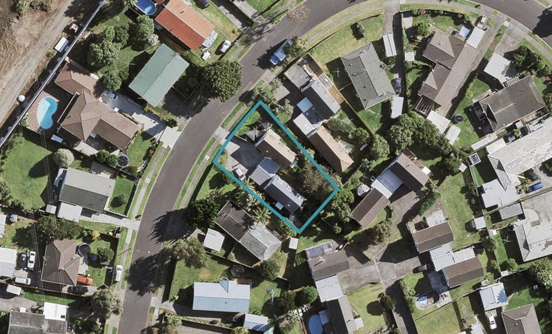 1/31 Challen Close, Conifer Grove, Takanini - Carousel 1