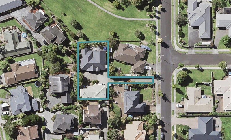 2/28 Wiltshire Place, Somerville, Manukau - Carousel 1