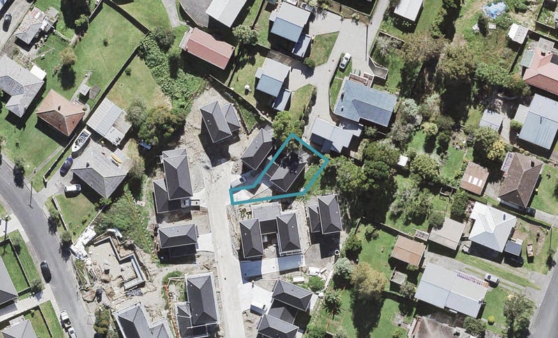 13 Manatu Lane, Kelston, Auckland - Carousel 1