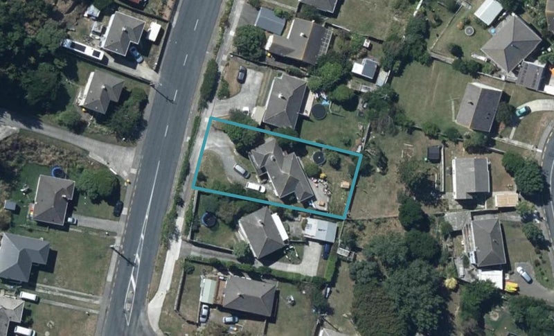 64 Dimock Street, Titahi Bay, Porirua - Carousel 1
