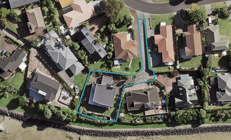 11 Cumbrian Place, Conifer Grove, Takanini - Carousel 1