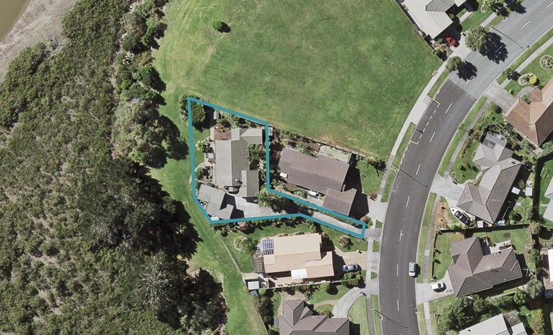 153 Burswood Drive, Burswood, Auckland - Carousel 1