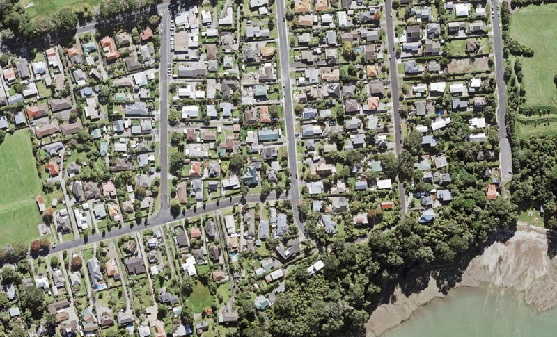 15B Cleve Road, Green Bay, Auckland - Carousel 1