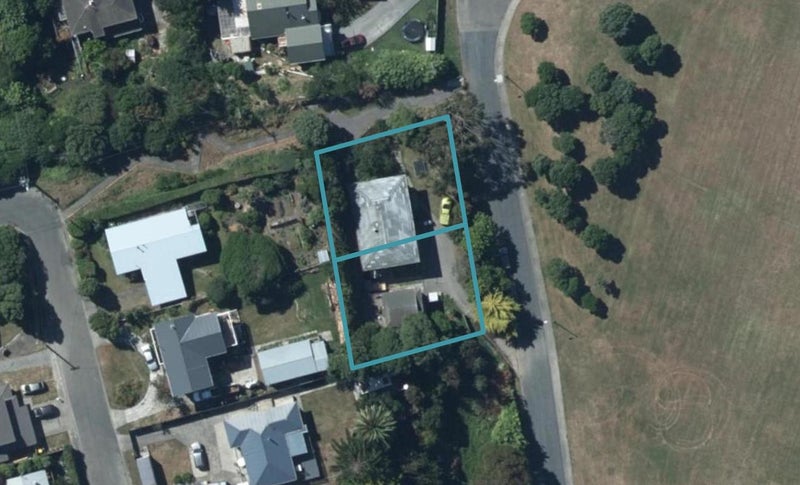 37 Tangare Drive, TAKAPUWAHIA, PORIRUA - Carousel 1