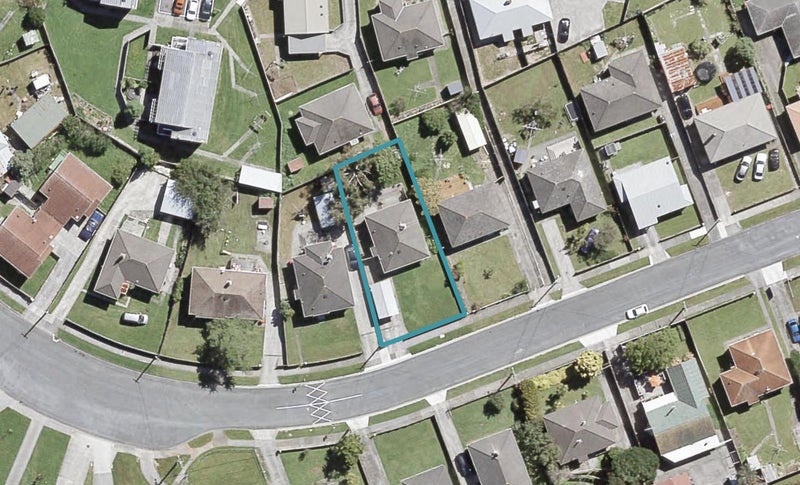 29 Strand Crescent, Naenae, Lower Hutt - Carousel 1
