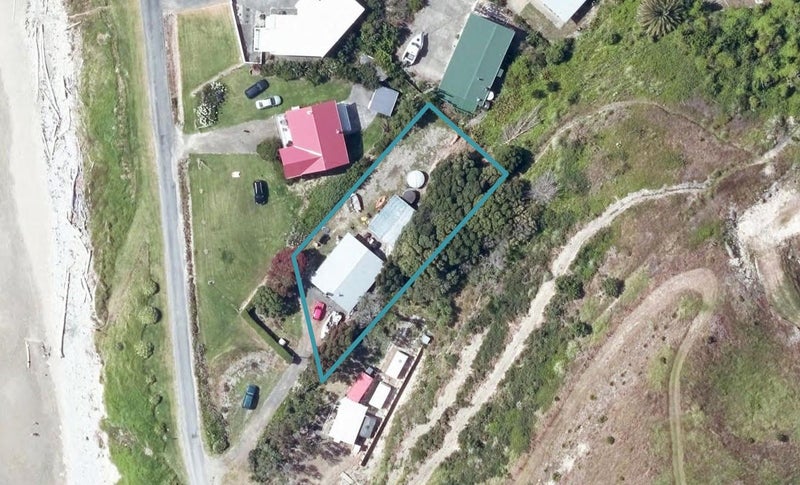 229 Newcastle Street, Māhia - Carousel 1