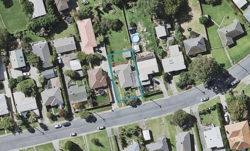 18 Montgomery Avenue, Belmont, Auckland - Carousel 1
