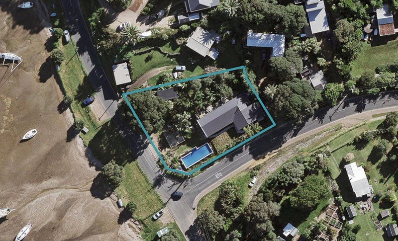 2 Ostend Road, Ostend, Waiheke Island - Carousel 1