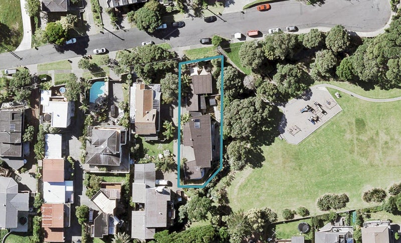 49 Masterton Road, Rothesay Bay, Auckland - Carousel 1