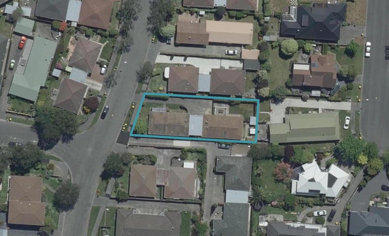 1/10 Salford Avenue, Redwood, Christchurch - Carousel 1