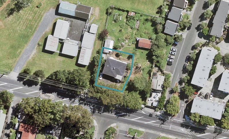 439 West Coast Road, Glen Eden, Auckland - Carousel 1