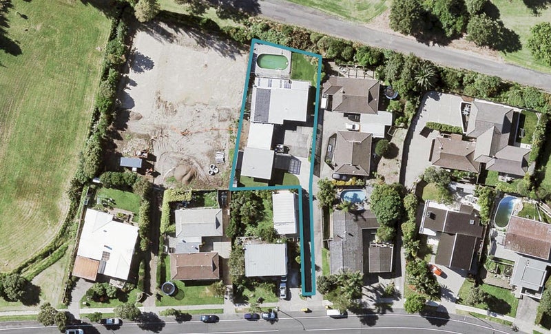 1/16 Clovelly Road, Bucklands Beach, Auckland - Carousel 1