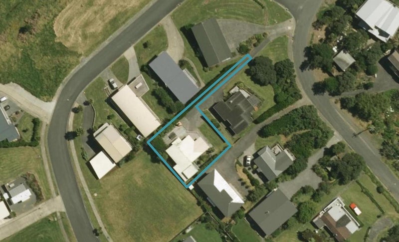 8B Wairahi Road, Langs Beach, Waipu - Carousel 1