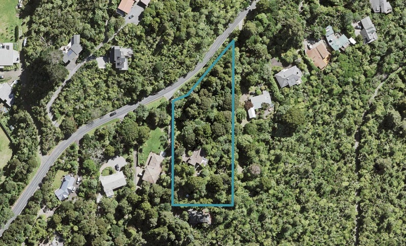 224 Scenic Drive, Titirangi, Auckland - Carousel 1