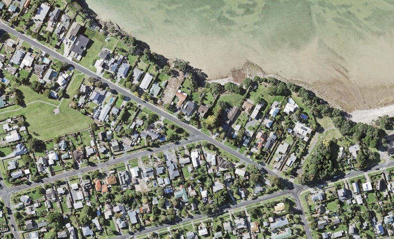 19 Pohutukawa Road, Beachlands, Auckland - Carousel 1