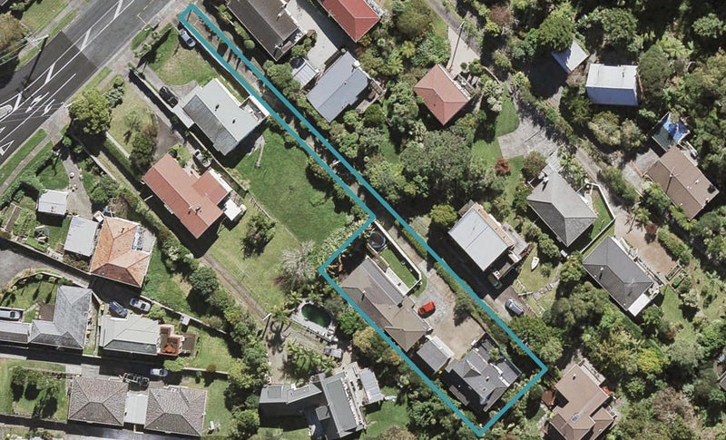2/5 Coronation Road, Hillcrest, Auckland - Carousel 1
