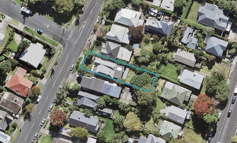21 Mountain View Road, Morningside, Auckland - Carousel 1