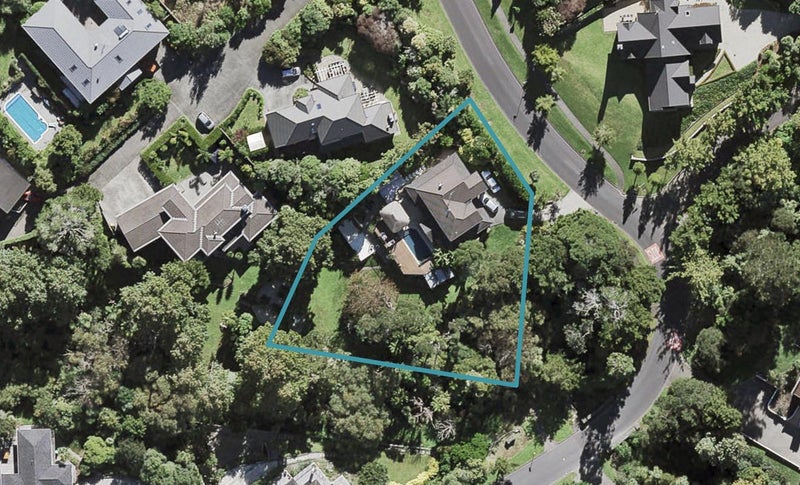 9 Oakford Park Crescent, Greenhithe, Auckland - Carousel 1