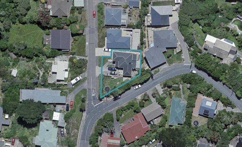 27 Sheridan Terrace, Johnsonville, Wellington - Carousel 1