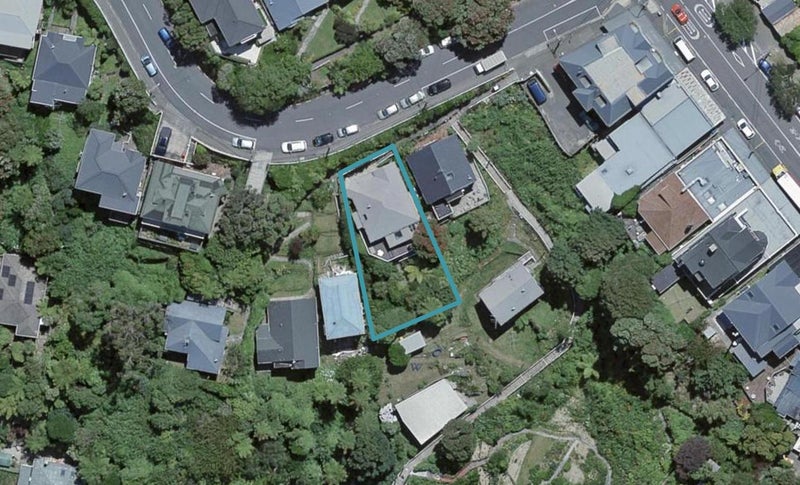 7 Plunket Street, Kelburn, Wellington - Carousel 1