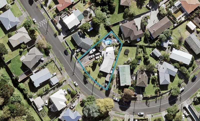 99 Holly Street, Avondale, Auckland - Carousel 1