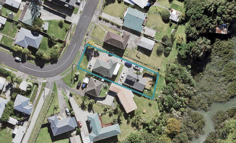 2/31 Beaubank Road, Kelston, Auckland - Carousel 1