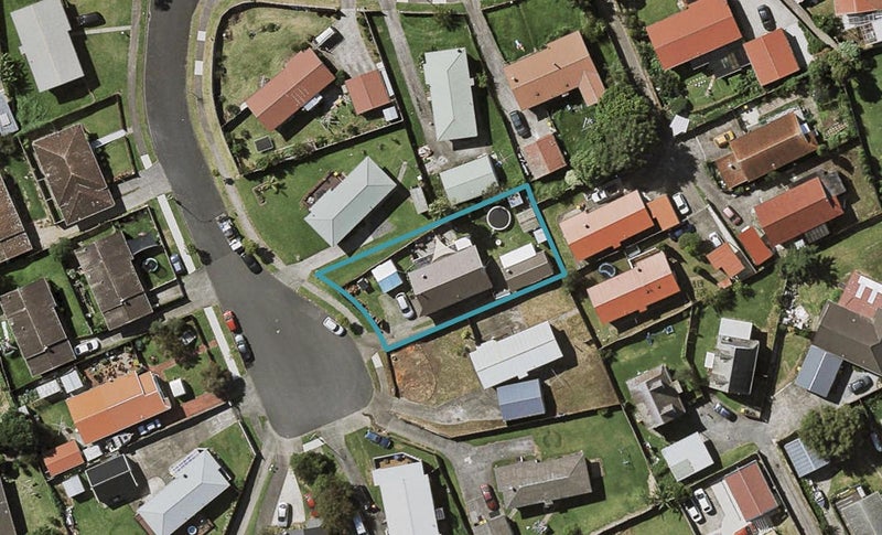 12 Leila Place, Clover Park, Auckland - Carousel 1