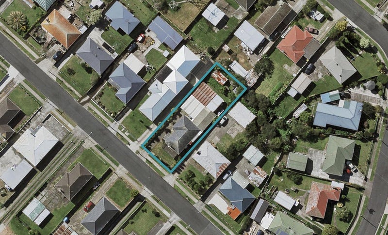 13 Fisher Crescent, Otara, Auckland - Carousel 1