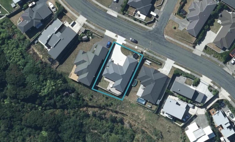 9 Mo Street, Camborne, Porirua - Carousel 1