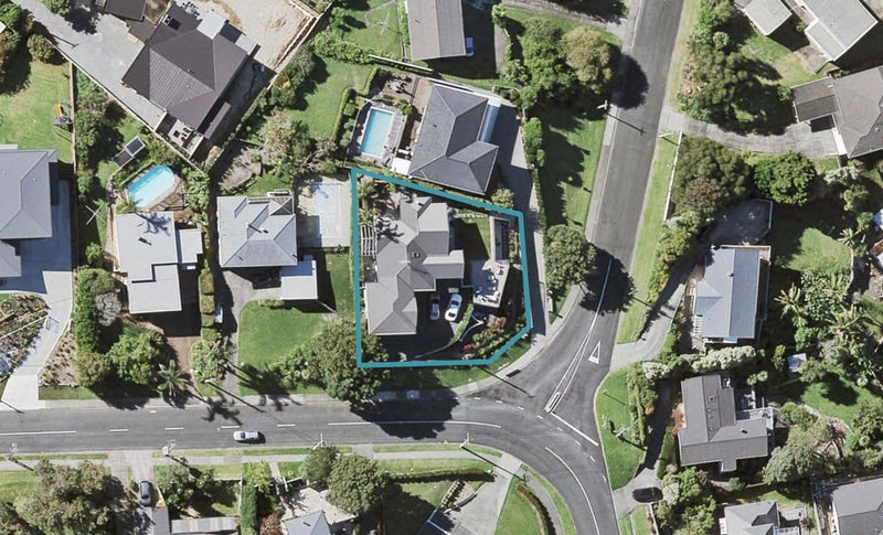 18 Churchill Road, Cockle Bay, Auckland - Carousel 1