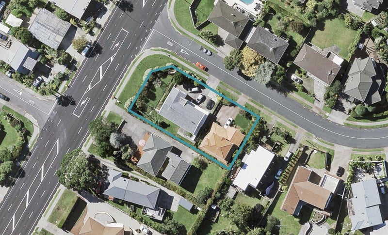 2/369 East Coast Road, Mairangi Bay, Auckland - Carousel 1