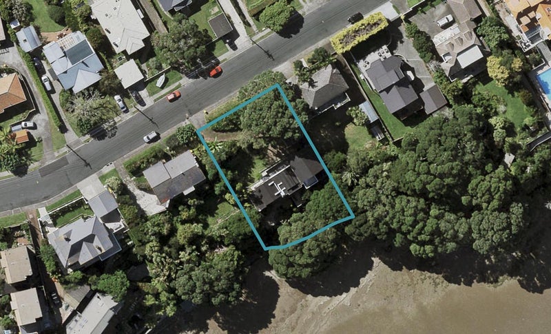 67 Norwood Road, Bayswater, Auckland - Carousel 1