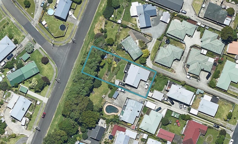 43 Coopers Road, Gate Pa, Tauranga - Carousel 1