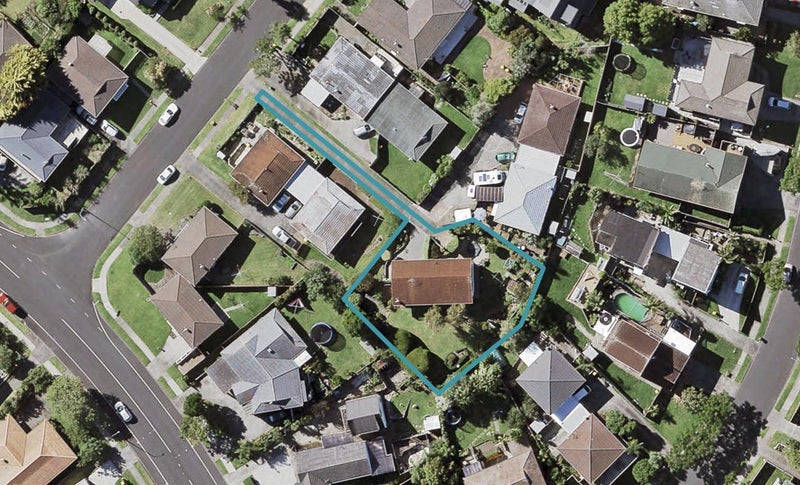5 Anna Watson Road, Half Moon Bay, Auckland - Carousel 1