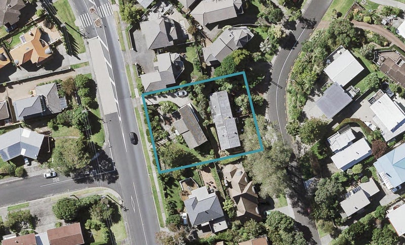 3/193 East Coast Road, Castor Bay, Auckland - Carousel 1